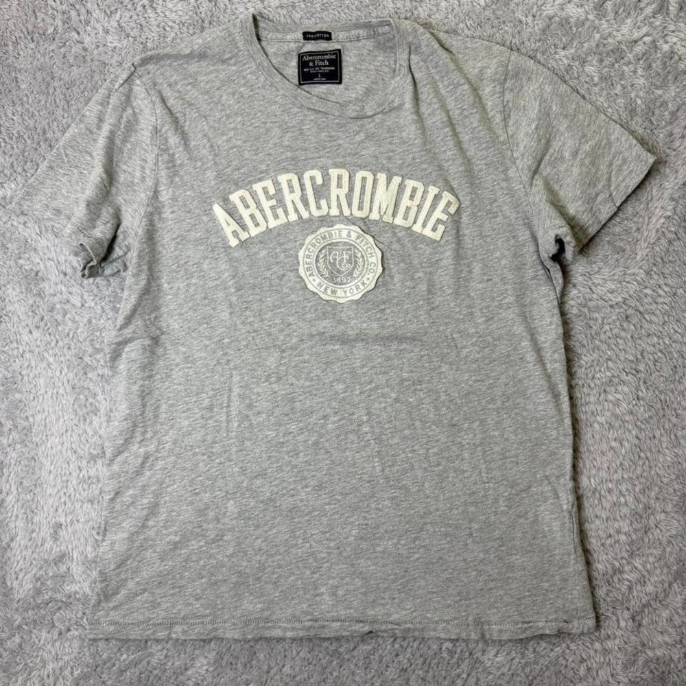 Abercrombie & Fitch grey t-shirt